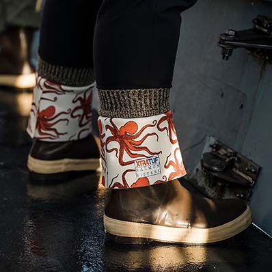 22490 | Women's Salmon Sisters 15 in Legacy Boot