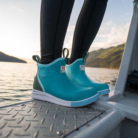 ADSW300 | WOMEN'S 6 IN ANKLE DECK BOOT SPORT link